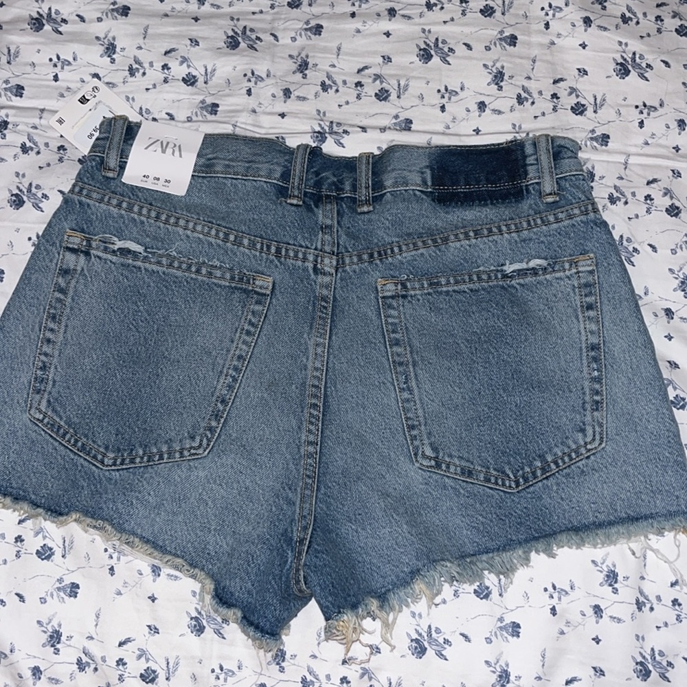 Zara Shorts - Picture 2 of 2